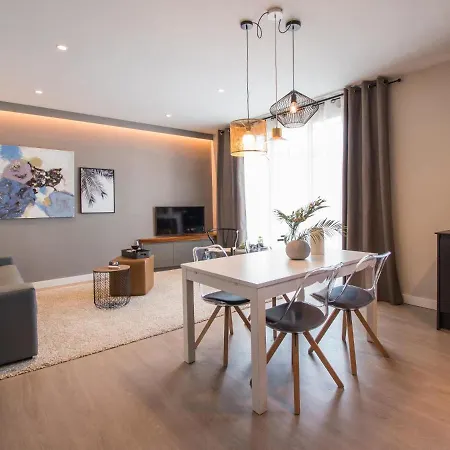 Lägenhet Spaces Seaside Flat- 4 Bedroom, 2 Bathroom, Terrace, Near