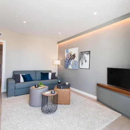 Апартаменты Spaces Seaside Flat With Terrace